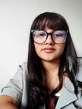 Emily-7 Live Chatraum