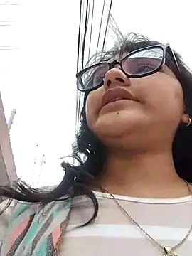 Emily-7 Live Chatraum