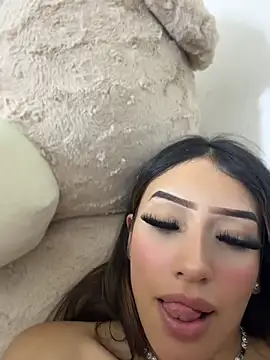 Susy_444's Live Chat Room