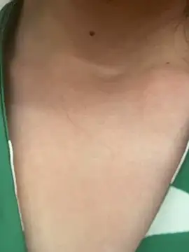 Chat soba uživo modela KIRA_kiki