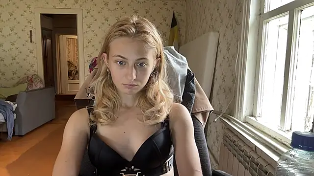 LisaBam's Live Chat Room
