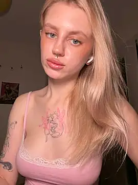 Phòng Chat Trực Tiếp blondiedoll