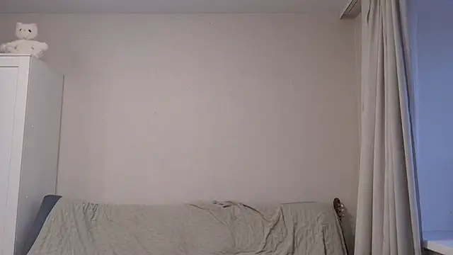 Chat soba uživo modela BloomMoon