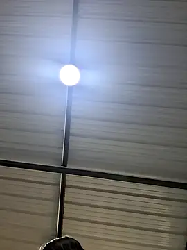 Chat ao vivo de Khelmi