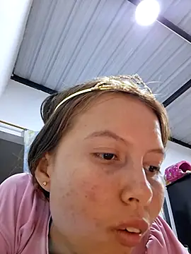 Živá chatovací místnost Khelmi