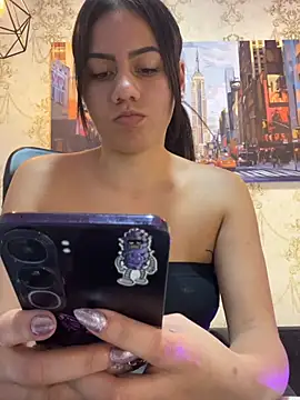 Azul_Jones_'s Live Chat Room