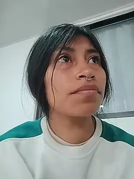 Pocahontas_Honey লাইভ চ্যাট রুম