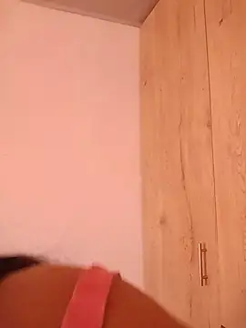 חדר צ'אט בשידור חי של Pocahontas_Honey