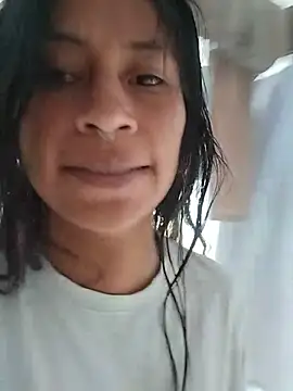 חדר צ'אט בשידור חי של Pocahontas_Honey