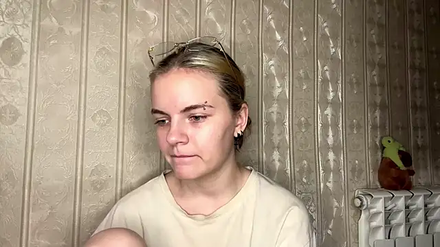 Živá kamerová sex show KimWarner