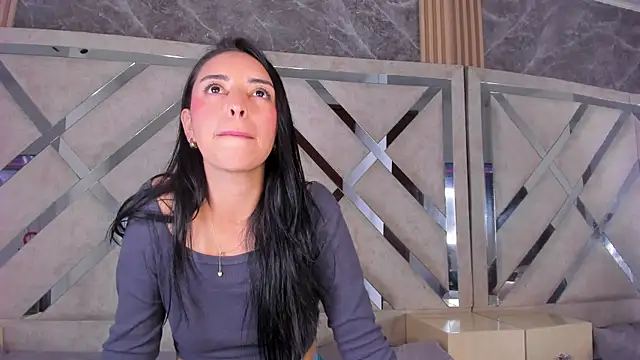 Pokój czatu na żywo – Violeta_Harlow