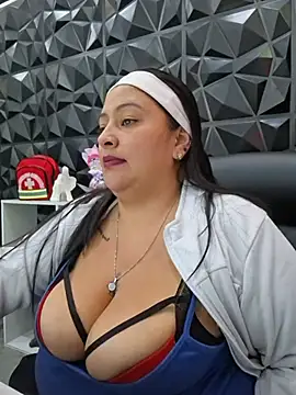 Catalinaa__dss' Live Chat Room
