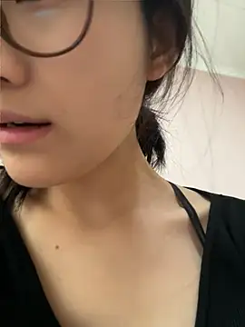 yanzi520 Adlı Modelin Canlı Sohbet Odası
