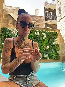 inked_up_jade Ruang Obrolan Langsung