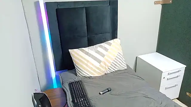 SpicedDove's Live Chat Room