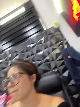 Xani_ds – Naživo chatovacia miestnosť