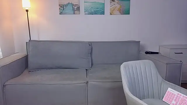 Živá chatovací místnost micky_lush
