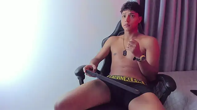 sebastiann_04 Adlı Modelin Web Kamerası Şovu