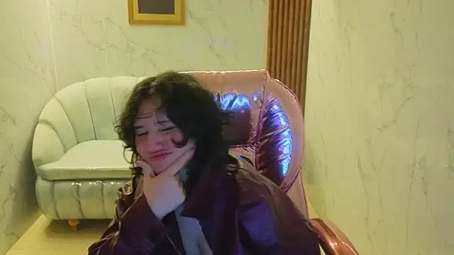 Lizz_s' Live Chat Room