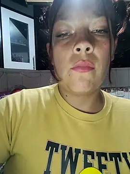 CurvyMilen 现场聊天室