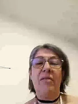 Sala de chat en directo de nocturnewhisper