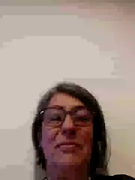 Živá chatovací místnost nocturnewhisper