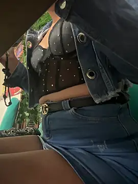 Chat soba uživo modela LilacNoir