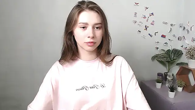 EvaMuur7's Live Chat Room