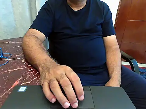 BiSexualBear Webcam Show