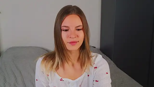 חדר צ'אט בשידור חי של Chiaranotte
