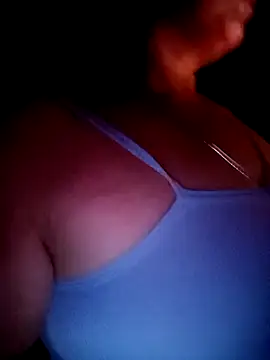 NyloveSquirt – Naživo chatovacia miestnosť