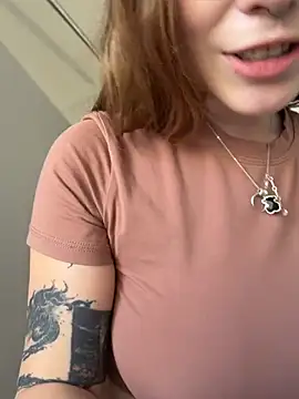 Živá chatovací místnost _NotYourSlut_