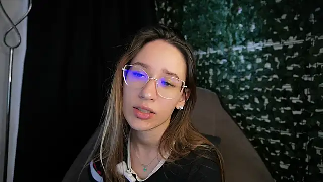 Nicole_Bliss Adlı Modelin Canlı Sohbet Odası