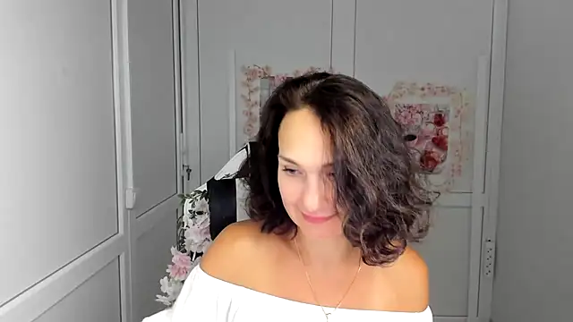 غرفة دردشة OliviaKateee المباشرة
