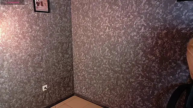 AlexiaWonder's Live Chat Room
