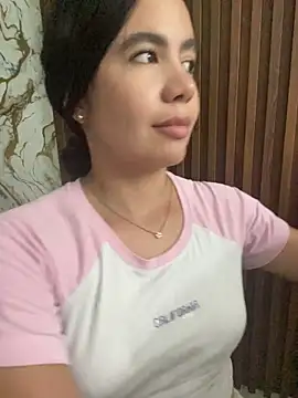 ห้องแชทสดของ valentinaEliott