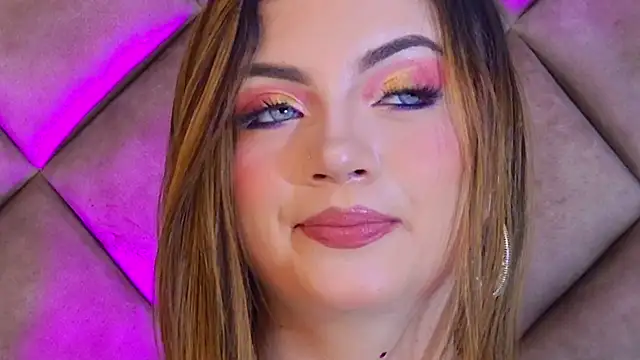 חדר צ'אט בשידור חי של EmilyDufour