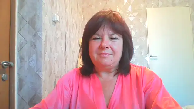 HannahAna39's Live Chat Room
