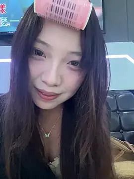 YY-1-1-1's Live Chat Room