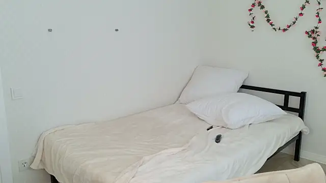 Chat soba uživo modela Eleonora_Sun