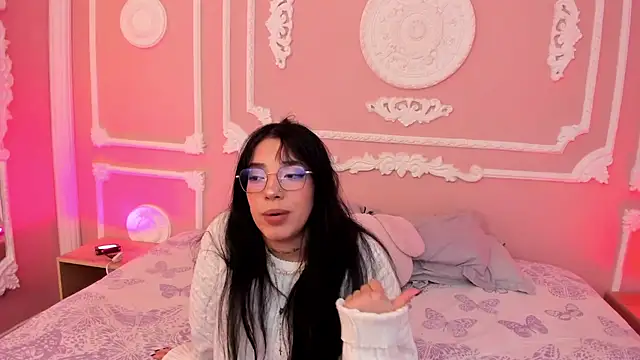 Živá chatovací místnost EmaLittle