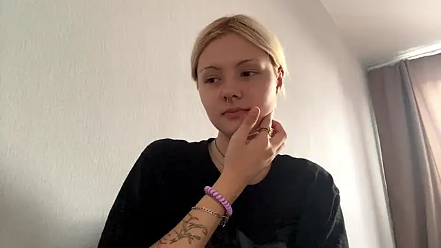 VerdieVillanveva's Live Chat Room