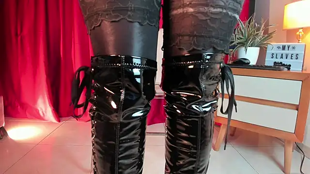 Chat soba uživo modela Raven_paradise_
