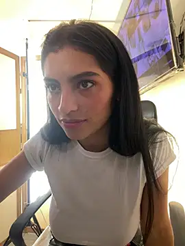 Kristen_Hall_'s Live Chat Room