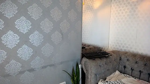 Sala de chat ao vivo de Kristen_Hall_