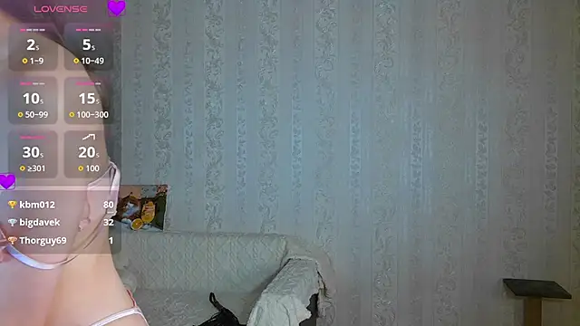 חדר צ'אט בשידור חי של Lunni_03