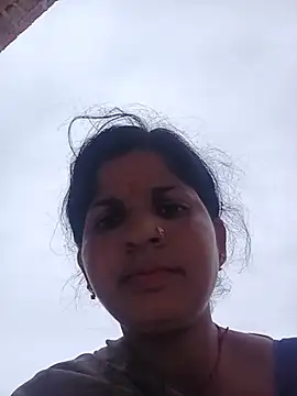 Joohi_Chawla143 Adlı Modelin Canlı Sohbet Odası