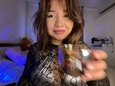 Viviaaan_n's Live Chat Room