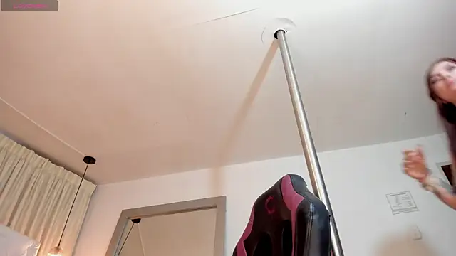 Онлайн чат Samantha_Lenox