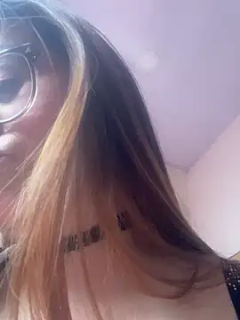 Chat soba uživo modela sofia-GS